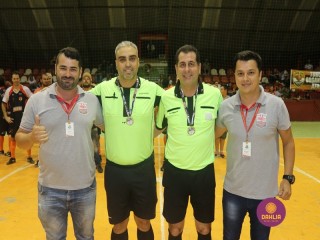 
<a style='margin-left: 5px;' class='btn btn-xs btn-social btn-facebook' href='https://www.facebook.com/sharer/sharer.php?u=https://ko-boladovale.web.getmuller.com.br/imgs/800-800-90/conteudo/fotos/1337/img3225.jpg' rel='popup' data-width='500' data-height='400'><i class='fa fa-facebook'></i>Compartilhar <span class='hidden-xs'>no Facebook</span>
</a> 
<a class='btn btn-default btn-xs' target='_blank' href='imgs/800-800-90/conteudo/fotos/1337/img3225.jpg'>
<span class='glyphicon glyphicon-cloud-download'></span> Salvar
</a> 
<span></span>