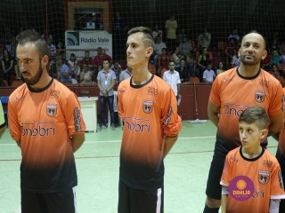 
<a style='margin-left: 5px;' class='btn btn-xs btn-social btn-facebook' href='https://www.facebook.com/sharer/sharer.php?u=https://ko-boladovale.web.getmuller.com.br/imgs/800-800-90/conteudo/fotos/1338/img2934.jpg' rel='popup' data-width='500' data-height='400'><i class='fa fa-facebook'></i>Compartilhar <span class='hidden-xs'>no Facebook</span>
</a> 
<a class='btn btn-default btn-xs' target='_blank' href='imgs/800-800-90/conteudo/fotos/1338/img2934.jpg'>
<span class='glyphicon glyphicon-cloud-download'></span> Salvar
</a> 
<span></span>