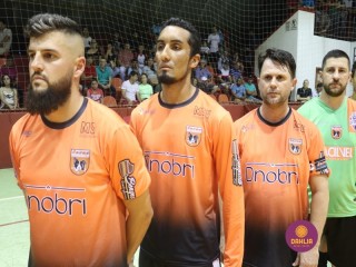 
<a style='margin-left: 5px;' class='btn btn-xs btn-social btn-facebook' href='https://www.facebook.com/sharer/sharer.php?u=https://ko-boladovale.web.getmuller.com.br/imgs/800-800-90/conteudo/fotos/1338/img2936.jpg' rel='popup' data-width='500' data-height='400'><i class='fa fa-facebook'></i>Compartilhar <span class='hidden-xs'>no Facebook</span>
</a> 
<a class='btn btn-default btn-xs' target='_blank' href='imgs/800-800-90/conteudo/fotos/1338/img2936.jpg'>
<span class='glyphicon glyphicon-cloud-download'></span> Salvar
</a> 
<span></span>