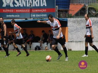 
<a style='margin-left: 5px;' class='btn btn-xs btn-social btn-facebook' href='https://www.facebook.com/sharer/sharer.php?u=https://ko-boladovale.web.getmuller.com.br/imgs/800-800-90/conteudo/fotos/1345/img4749.jpg' rel='popup' data-width='500' data-height='400'><i class='fa fa-facebook'></i>Compartilhar <span class='hidden-xs'>no Facebook</span>
</a> 
<a class='btn btn-default btn-xs' target='_blank' href='imgs/800-800-90/conteudo/fotos/1345/img4749.jpg'>
<span class='glyphicon glyphicon-cloud-download'></span> Salvar
</a> 
<span></span>