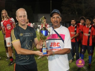 
<a style='margin-left: 5px;' class='btn btn-xs btn-social btn-facebook' href='https://www.facebook.com/sharer/sharer.php?u=https://ko-boladovale.web.getmuller.com.br/imgs/800-800-90/conteudo/fotos/1349/img7153.jpg' rel='popup' data-width='500' data-height='400'><i class='fa fa-facebook'></i>Compartilhar <span class='hidden-xs'>no Facebook</span>
</a> 
<a class='btn btn-default btn-xs' target='_blank' href='imgs/800-800-90/conteudo/fotos/1349/img7153.jpg'>
<span class='glyphicon glyphicon-cloud-download'></span> Salvar
</a> 
<span></span>