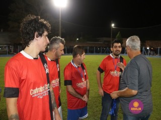 
<a style='margin-left: 5px;' class='btn btn-xs btn-social btn-facebook' href='https://www.facebook.com/sharer/sharer.php?u=https://ko-boladovale.web.getmuller.com.br/imgs/800-800-90/conteudo/fotos/1349/img7165.jpg' rel='popup' data-width='500' data-height='400'><i class='fa fa-facebook'></i>Compartilhar <span class='hidden-xs'>no Facebook</span>
</a> 
<a class='btn btn-default btn-xs' target='_blank' href='imgs/800-800-90/conteudo/fotos/1349/img7165.jpg'>
<span class='glyphicon glyphicon-cloud-download'></span> Salvar
</a> 
<span></span>