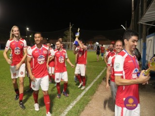 
<a style='margin-left: 5px;' class='btn btn-xs btn-social btn-facebook' href='https://www.facebook.com/sharer/sharer.php?u=https://ko-boladovale.web.getmuller.com.br/imgs/800-800-90/conteudo/fotos/1349/img7186.jpg' rel='popup' data-width='500' data-height='400'><i class='fa fa-facebook'></i>Compartilhar <span class='hidden-xs'>no Facebook</span>
</a> 
<a class='btn btn-default btn-xs' target='_blank' href='imgs/800-800-90/conteudo/fotos/1349/img7186.jpg'>
<span class='glyphicon glyphicon-cloud-download'></span> Salvar
</a> 
<span></span>