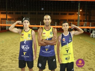 
<a style='margin-left: 5px;' class='btn btn-xs btn-social btn-facebook' href='https://www.facebook.com/sharer/sharer.php?u=https://ko-boladovale.web.getmuller.com.br/imgs/800-800-90/conteudo/fotos/1351/img7393.jpg' rel='popup' data-width='500' data-height='400'><i class='fa fa-facebook'></i>Compartilhar <span class='hidden-xs'>no Facebook</span>
</a> 
<a class='btn btn-default btn-xs' target='_blank' href='imgs/800-800-90/conteudo/fotos/1351/img7393.jpg'>
<span class='glyphicon glyphicon-cloud-download'></span> Salvar
</a> 
<span></span>