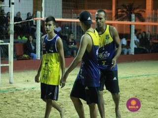 
<a style='margin-left: 5px;' class='btn btn-xs btn-social btn-facebook' href='https://www.facebook.com/sharer/sharer.php?u=https://ko-boladovale.web.getmuller.com.br/imgs/800-800-90/conteudo/fotos/1355/img8094.jpg' rel='popup' data-width='500' data-height='400'><i class='fa fa-facebook'></i>Compartilhar <span class='hidden-xs'>no Facebook</span>
</a> 
<a class='btn btn-default btn-xs' target='_blank' href='imgs/800-800-90/conteudo/fotos/1355/img8094.jpg'>
<span class='glyphicon glyphicon-cloud-download'></span> Salvar
</a> 
<span></span>