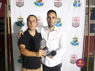 
<a style='margin-left: 5px;' class='btn btn-xs btn-social btn-facebook' href='https://www.facebook.com/sharer/sharer.php?u=https://ko-boladovale.web.getmuller.com.br/imgs/800-800-90/conteudo/fotos/1357/img7759.jpg' rel='popup' data-width='500' data-height='400'><i class='fa fa-facebook'></i>Compartilhar <span class='hidden-xs'>no Facebook</span>
</a> 
<a class='btn btn-default btn-xs' target='_blank' href='imgs/800-800-90/conteudo/fotos/1357/img7759.jpg'>
<span class='glyphicon glyphicon-cloud-download'></span> Salvar
</a> 
<span></span>