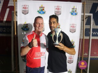 
<a style='margin-left: 5px;' class='btn btn-xs btn-social btn-facebook' href='https://www.facebook.com/sharer/sharer.php?u=https://ko-boladovale.web.getmuller.com.br/imgs/800-800-90/conteudo/fotos/1357/img7780.jpg' rel='popup' data-width='500' data-height='400'><i class='fa fa-facebook'></i>Compartilhar <span class='hidden-xs'>no Facebook</span>
</a> 
<a class='btn btn-default btn-xs' target='_blank' href='imgs/800-800-90/conteudo/fotos/1357/img7780.jpg'>
<span class='glyphicon glyphicon-cloud-download'></span> Salvar
</a> 
<span></span>