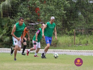 
<a style='margin-left: 5px;' class='btn btn-xs btn-social btn-facebook' href='https://www.facebook.com/sharer/sharer.php?u=https://ko-boladovale.web.getmuller.com.br/imgs/800-800-90/conteudo/fotos/1370/img1106.jpg' rel='popup' data-width='500' data-height='400'><i class='fa fa-facebook'></i>Compartilhar <span class='hidden-xs'>no Facebook</span>
</a> 
<a class='btn btn-default btn-xs' target='_blank' href='imgs/800-800-90/conteudo/fotos/1370/img1106.jpg'>
<span class='glyphicon glyphicon-cloud-download'></span> Salvar
</a> 
<span></span>