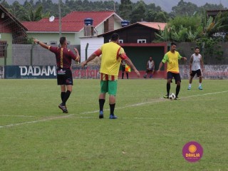 
<a style='margin-left: 5px;' class='btn btn-xs btn-social btn-facebook' href='https://www.facebook.com/sharer/sharer.php?u=https://ko-boladovale.web.getmuller.com.br/imgs/800-800-90/conteudo/fotos/1371/img1371.jpg' rel='popup' data-width='500' data-height='400'><i class='fa fa-facebook'></i>Compartilhar <span class='hidden-xs'>no Facebook</span>
</a> 
<a class='btn btn-default btn-xs' target='_blank' href='imgs/800-800-90/conteudo/fotos/1371/img1371.jpg'>
<span class='glyphicon glyphicon-cloud-download'></span> Salvar
</a> 
<span></span>