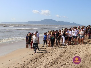 
<a style='margin-left: 5px;' class='btn btn-xs btn-social btn-facebook' href='https://www.facebook.com/sharer/sharer.php?u=https://ko-boladovale.web.getmuller.com.br/imgs/800-800-90/conteudo/fotos/1373/img2793.jpg' rel='popup' data-width='500' data-height='400'><i class='fa fa-facebook'></i>Compartilhar <span class='hidden-xs'>no Facebook</span>
</a> 
<a class='btn btn-default btn-xs' target='_blank' href='imgs/800-800-90/conteudo/fotos/1373/img2793.jpg'>
<span class='glyphicon glyphicon-cloud-download'></span> Salvar
</a> 
<span></span>