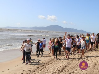 
<a style='margin-left: 5px;' class='btn btn-xs btn-social btn-facebook' href='https://www.facebook.com/sharer/sharer.php?u=https://ko-boladovale.web.getmuller.com.br/imgs/800-800-90/conteudo/fotos/1373/img2794.jpg' rel='popup' data-width='500' data-height='400'><i class='fa fa-facebook'></i>Compartilhar <span class='hidden-xs'>no Facebook</span>
</a> 
<a class='btn btn-default btn-xs' target='_blank' href='imgs/800-800-90/conteudo/fotos/1373/img2794.jpg'>
<span class='glyphicon glyphicon-cloud-download'></span> Salvar
</a> 
<span></span>