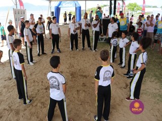 
<a style='margin-left: 5px;' class='btn btn-xs btn-social btn-facebook' href='https://www.facebook.com/sharer/sharer.php?u=https://ko-boladovale.web.getmuller.com.br/imgs/800-800-90/conteudo/fotos/1375/img2925.jpg' rel='popup' data-width='500' data-height='400'><i class='fa fa-facebook'></i>Compartilhar <span class='hidden-xs'>no Facebook</span>
</a> 
<a class='btn btn-default btn-xs' target='_blank' href='imgs/800-800-90/conteudo/fotos/1375/img2925.jpg'>
<span class='glyphicon glyphicon-cloud-download'></span> Salvar
</a> 
<span></span>