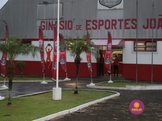 
<a style='margin-left: 5px;' class='btn btn-xs btn-social btn-facebook' href='https://www.facebook.com/sharer/sharer.php?u=https://ko-boladovale.web.getmuller.com.br/imgs/800-800-90/conteudo/fotos/1381/img4047.jpg' rel='popup' data-width='500' data-height='400'><i class='fa fa-facebook'></i>Compartilhar <span class='hidden-xs'>no Facebook</span>
</a> 
<a class='btn btn-default btn-xs' target='_blank' href='imgs/800-800-90/conteudo/fotos/1381/img4047.jpg'>
<span class='glyphicon glyphicon-cloud-download'></span> Salvar
</a> 
<span></span>