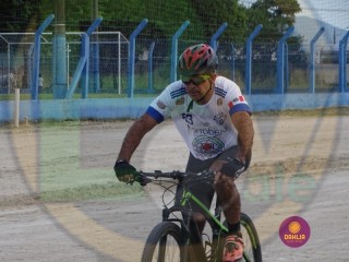 
<a style='margin-left: 5px;' class='btn btn-xs btn-social btn-facebook' href='https://www.facebook.com/sharer/sharer.php?u=https://ko-boladovale.web.getmuller.com.br/imgs/800-800-90/conteudo/fotos/1419/dsc01624.jpg' rel='popup' data-width='500' data-height='400'><i class='fa fa-facebook'></i>Compartilhar <span class='hidden-xs'>no Facebook</span>
</a> 
<a class='btn btn-default btn-xs' target='_blank' href='imgs/800-800-90/conteudo/fotos/1419/dsc01624.jpg'>
<span class='glyphicon glyphicon-cloud-download'></span> Salvar
</a> 
<span></span>