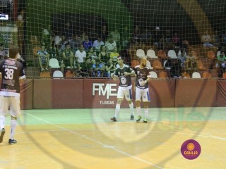 
<a style='margin-left: 5px;' class='btn btn-xs btn-social btn-facebook' href='https://www.facebook.com/sharer/sharer.php?u=https://ko-boladovale.web.getmuller.com.br/imgs/800-800-90/conteudo/fotos/1434/img7423.jpg' rel='popup' data-width='500' data-height='400'><i class='fa fa-facebook'></i>Compartilhar <span class='hidden-xs'>no Facebook</span>
</a> 
<a class='btn btn-default btn-xs' target='_blank' href='imgs/800-800-90/conteudo/fotos/1434/img7423.jpg'>
<span class='glyphicon glyphicon-cloud-download'></span> Salvar
</a> 
<span></span>