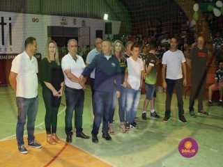 
<a style='margin-left: 5px;' class='btn btn-xs btn-social btn-facebook' href='https://www.facebook.com/sharer/sharer.php?u=https://ko-boladovale.web.getmuller.com.br/imgs/800-800-90/conteudo/fotos/1447/img9262.jpg' rel='popup' data-width='500' data-height='400'><i class='fa fa-facebook'></i>Compartilhar <span class='hidden-xs'>no Facebook</span>
</a> 
<a class='btn btn-default btn-xs' target='_blank' href='imgs/800-800-90/conteudo/fotos/1447/img9262.jpg'>
<span class='glyphicon glyphicon-cloud-download'></span> Salvar
</a> 
<span></span>