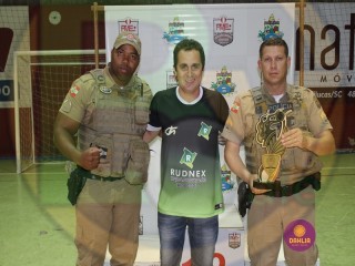 
<a style='margin-left: 5px;' class='btn btn-xs btn-social btn-facebook' href='https://www.facebook.com/sharer/sharer.php?u=https://ko-boladovale.web.getmuller.com.br/imgs/800-800-90/conteudo/fotos/1447/img9275.jpg' rel='popup' data-width='500' data-height='400'><i class='fa fa-facebook'></i>Compartilhar <span class='hidden-xs'>no Facebook</span>
</a> 
<a class='btn btn-default btn-xs' target='_blank' href='imgs/800-800-90/conteudo/fotos/1447/img9275.jpg'>
<span class='glyphicon glyphicon-cloud-download'></span> Salvar
</a> 
<span></span>