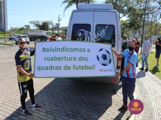 
<a style='margin-left: 5px;' class='btn btn-xs btn-social btn-facebook' href='https://www.facebook.com/sharer/sharer.php?u=https://ko-boladovale.web.getmuller.com.br/imgs/800-800-90/conteudo/fotos/1448/img8926.jpg' rel='popup' data-width='500' data-height='400'><i class='fa fa-facebook'></i>Compartilhar <span class='hidden-xs'>no Facebook</span>
</a> 
<a class='btn btn-default btn-xs' target='_blank' href='imgs/800-800-90/conteudo/fotos/1448/img8926.jpg'>
<span class='glyphicon glyphicon-cloud-download'></span> Salvar
</a> 
<span></span>