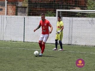 
<a style='margin-left: 5px;' class='btn btn-xs btn-social btn-facebook' href='https://www.facebook.com/sharer/sharer.php?u=https://ko-boladovale.web.getmuller.com.br/imgs/800-800-90/conteudo/fotos/1449/img0432.jpg' rel='popup' data-width='500' data-height='400'><i class='fa fa-facebook'></i>Compartilhar <span class='hidden-xs'>no Facebook</span>
</a> 
<a class='btn btn-default btn-xs' target='_blank' href='imgs/800-800-90/conteudo/fotos/1449/img0432.jpg'>
<span class='glyphicon glyphicon-cloud-download'></span> Salvar
</a> 
<span></span>