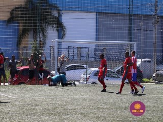 
<a style='margin-left: 5px;' class='btn btn-xs btn-social btn-facebook' href='https://www.facebook.com/sharer/sharer.php?u=https://ko-boladovale.web.getmuller.com.br/imgs/800-800-90/conteudo/fotos/1450/img0784.jpg' rel='popup' data-width='500' data-height='400'><i class='fa fa-facebook'></i>Compartilhar <span class='hidden-xs'>no Facebook</span>
</a> 
<a class='btn btn-default btn-xs' target='_blank' href='imgs/800-800-90/conteudo/fotos/1450/img0784.jpg'>
<span class='glyphicon glyphicon-cloud-download'></span> Salvar
</a> 
<span></span>