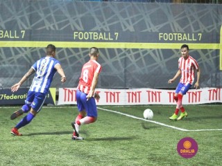 
<a style='margin-left: 5px;' class='btn btn-xs btn-social btn-facebook' href='https://www.facebook.com/sharer/sharer.php?u=https://ko-boladovale.web.getmuller.com.br/imgs/800-800-90/conteudo/fotos/1452/img1078.jpg' rel='popup' data-width='500' data-height='400'><i class='fa fa-facebook'></i>Compartilhar <span class='hidden-xs'>no Facebook</span>
</a> 
<a class='btn btn-default btn-xs' target='_blank' href='imgs/800-800-90/conteudo/fotos/1452/img1078.jpg'>
<span class='glyphicon glyphicon-cloud-download'></span> Salvar
</a> 
<span></span>