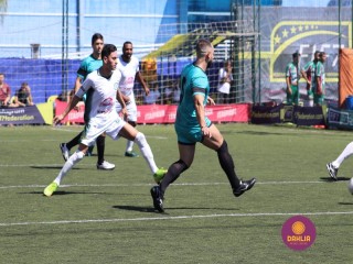 
<a style='margin-left: 5px;' class='btn btn-xs btn-social btn-facebook' href='https://www.facebook.com/sharer/sharer.php?u=https://ko-boladovale.web.getmuller.com.br/imgs/800-800-90/conteudo/fotos/1453/img1152.jpg' rel='popup' data-width='500' data-height='400'><i class='fa fa-facebook'></i>Compartilhar <span class='hidden-xs'>no Facebook</span>
</a> 
<a class='btn btn-default btn-xs' target='_blank' href='imgs/800-800-90/conteudo/fotos/1453/img1152.jpg'>
<span class='glyphicon glyphicon-cloud-download'></span> Salvar
</a> 
<span></span>