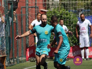 
<a style='margin-left: 5px;' class='btn btn-xs btn-social btn-facebook' href='https://www.facebook.com/sharer/sharer.php?u=https://ko-boladovale.web.getmuller.com.br/imgs/800-800-90/conteudo/fotos/1453/img1161.jpg' rel='popup' data-width='500' data-height='400'><i class='fa fa-facebook'></i>Compartilhar <span class='hidden-xs'>no Facebook</span>
</a> 
<a class='btn btn-default btn-xs' target='_blank' href='imgs/800-800-90/conteudo/fotos/1453/img1161.jpg'>
<span class='glyphicon glyphicon-cloud-download'></span> Salvar
</a> 
<span></span>