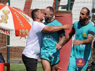 
<a style='margin-left: 5px;' class='btn btn-xs btn-social btn-facebook' href='https://www.facebook.com/sharer/sharer.php?u=https://ko-boladovale.web.getmuller.com.br/imgs/800-800-90/conteudo/fotos/1453/img1162.jpg' rel='popup' data-width='500' data-height='400'><i class='fa fa-facebook'></i>Compartilhar <span class='hidden-xs'>no Facebook</span>
</a> 
<a class='btn btn-default btn-xs' target='_blank' href='imgs/800-800-90/conteudo/fotos/1453/img1162.jpg'>
<span class='glyphicon glyphicon-cloud-download'></span> Salvar
</a> 
<span></span>