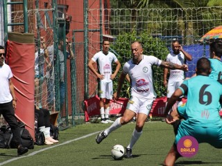 
<a style='margin-left: 5px;' class='btn btn-xs btn-social btn-facebook' href='https://www.facebook.com/sharer/sharer.php?u=https://ko-boladovale.web.getmuller.com.br/imgs/800-800-90/conteudo/fotos/1453/img1167.jpg' rel='popup' data-width='500' data-height='400'><i class='fa fa-facebook'></i>Compartilhar <span class='hidden-xs'>no Facebook</span>
</a> 
<a class='btn btn-default btn-xs' target='_blank' href='imgs/800-800-90/conteudo/fotos/1453/img1167.jpg'>
<span class='glyphicon glyphicon-cloud-download'></span> Salvar
</a> 
<span></span>