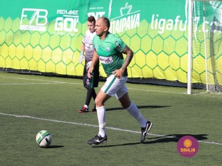 
<a style='margin-left: 5px;' class='btn btn-xs btn-social btn-facebook' href='https://www.facebook.com/sharer/sharer.php?u=https://ko-boladovale.web.getmuller.com.br/imgs/800-800-90/conteudo/fotos/1454/img1267.jpg' rel='popup' data-width='500' data-height='400'><i class='fa fa-facebook'></i>Compartilhar <span class='hidden-xs'>no Facebook</span>
</a> 
<a class='btn btn-default btn-xs' target='_blank' href='imgs/800-800-90/conteudo/fotos/1454/img1267.jpg'>
<span class='glyphicon glyphicon-cloud-download'></span> Salvar
</a> 
<span></span>