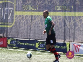 
<a style='margin-left: 5px;' class='btn btn-xs btn-social btn-facebook' href='https://www.facebook.com/sharer/sharer.php?u=https://ko-boladovale.web.getmuller.com.br/imgs/800-800-90/conteudo/fotos/1455/img1396.jpg' rel='popup' data-width='500' data-height='400'><i class='fa fa-facebook'></i>Compartilhar <span class='hidden-xs'>no Facebook</span>
</a> 
<a class='btn btn-default btn-xs' target='_blank' href='imgs/800-800-90/conteudo/fotos/1455/img1396.jpg'>
<span class='glyphicon glyphicon-cloud-download'></span> Salvar
</a> 
<span></span>