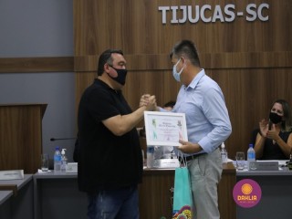 
<a style='margin-left: 5px;' class='btn btn-xs btn-social btn-facebook' href='https://www.facebook.com/sharer/sharer.php?u=https://ko-boladovale.web.getmuller.com.br/imgs/800-800-90/conteudo/fotos/1457/img1816.jpg' rel='popup' data-width='500' data-height='400'><i class='fa fa-facebook'></i>Compartilhar <span class='hidden-xs'>no Facebook</span>
</a> 
<a class='btn btn-default btn-xs' target='_blank' href='imgs/800-800-90/conteudo/fotos/1457/img1816.jpg'>
<span class='glyphicon glyphicon-cloud-download'></span> Salvar
</a> 
<span></span>