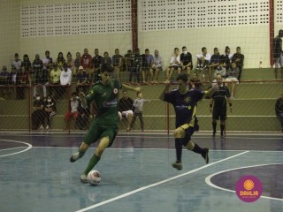 
<a style='margin-left: 5px;' class='btn btn-xs btn-social btn-facebook' href='https://www.facebook.com/sharer/sharer.php?u=https://ko-boladovale.web.getmuller.com.br/imgs/800-800-90/conteudo/fotos/1473/img8385.jpg' rel='popup' data-width='500' data-height='400'><i class='fa fa-facebook'></i>Compartilhar <span class='hidden-xs'>no Facebook</span>
</a> 
<a class='btn btn-default btn-xs' target='_blank' href='imgs/800-800-90/conteudo/fotos/1473/img8385.jpg'>
<span class='glyphicon glyphicon-cloud-download'></span> Salvar
</a> 
<span></span>