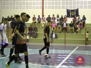 
<a style='margin-left: 5px;' class='btn btn-xs btn-social btn-facebook' href='https://www.facebook.com/sharer/sharer.php?u=https://ko-boladovale.web.getmuller.com.br/imgs/800-800-90/conteudo/fotos/1475/img2136.jpg' rel='popup' data-width='500' data-height='400'><i class='fa fa-facebook'></i>Compartilhar <span class='hidden-xs'>no Facebook</span>
</a> 
<a class='btn btn-default btn-xs' target='_blank' href='imgs/800-800-90/conteudo/fotos/1475/img2136.jpg'>
<span class='glyphicon glyphicon-cloud-download'></span> Salvar
</a> 
<span></span>