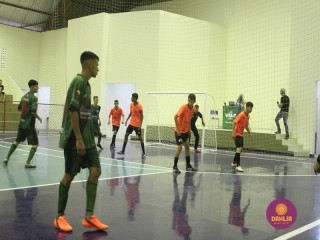 
<a style='margin-left: 5px;' class='btn btn-xs btn-social btn-facebook' href='https://www.facebook.com/sharer/sharer.php?u=https://ko-boladovale.web.getmuller.com.br/imgs/800-800-90/conteudo/fotos/1484/img8430.jpg' rel='popup' data-width='500' data-height='400'><i class='fa fa-facebook'></i>Compartilhar <span class='hidden-xs'>no Facebook</span>
</a> 
<a class='btn btn-default btn-xs' target='_blank' href='imgs/800-800-90/conteudo/fotos/1484/img8430.jpg'>
<span class='glyphicon glyphicon-cloud-download'></span> Salvar
</a> 
<span></span>