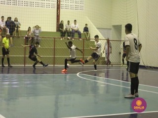 
<a style='margin-left: 5px;' class='btn btn-xs btn-social btn-facebook' href='https://www.facebook.com/sharer/sharer.php?u=https://ko-boladovale.web.getmuller.com.br/imgs/800-800-90/conteudo/fotos/1487/img8614.jpg' rel='popup' data-width='500' data-height='400'><i class='fa fa-facebook'></i>Compartilhar <span class='hidden-xs'>no Facebook</span>
</a> 
<a class='btn btn-default btn-xs' target='_blank' href='imgs/800-800-90/conteudo/fotos/1487/img8614.jpg'>
<span class='glyphicon glyphicon-cloud-download'></span> Salvar
</a> 
<span></span>