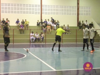 
<a style='margin-left: 5px;' class='btn btn-xs btn-social btn-facebook' href='https://www.facebook.com/sharer/sharer.php?u=https://ko-boladovale.web.getmuller.com.br/imgs/800-800-90/conteudo/fotos/1487/img8615.jpg' rel='popup' data-width='500' data-height='400'><i class='fa fa-facebook'></i>Compartilhar <span class='hidden-xs'>no Facebook</span>
</a> 
<a class='btn btn-default btn-xs' target='_blank' href='imgs/800-800-90/conteudo/fotos/1487/img8615.jpg'>
<span class='glyphicon glyphicon-cloud-download'></span> Salvar
</a> 
<span></span>