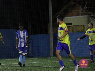 
<a style='margin-left: 5px;' class='btn btn-xs btn-social btn-facebook' href='https://www.facebook.com/sharer/sharer.php?u=https://ko-boladovale.web.getmuller.com.br/imgs/800-800-90/conteudo/fotos/1489/img8802.jpg' rel='popup' data-width='500' data-height='400'><i class='fa fa-facebook'></i>Compartilhar <span class='hidden-xs'>no Facebook</span>
</a> 
<a class='btn btn-default btn-xs' target='_blank' href='imgs/800-800-90/conteudo/fotos/1489/img8802.jpg'>
<span class='glyphicon glyphicon-cloud-download'></span> Salvar
</a> 
<span></span>