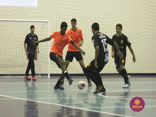 
<a style='margin-left: 5px;' class='btn btn-xs btn-social btn-facebook' href='https://www.facebook.com/sharer/sharer.php?u=https://ko-boladovale.web.getmuller.com.br/imgs/800-800-90/conteudo/fotos/1493/img8533.jpg' rel='popup' data-width='500' data-height='400'><i class='fa fa-facebook'></i>Compartilhar <span class='hidden-xs'>no Facebook</span>
</a> 
<a class='btn btn-default btn-xs' target='_blank' href='imgs/800-800-90/conteudo/fotos/1493/img8533.jpg'>
<span class='glyphicon glyphicon-cloud-download'></span> Salvar
</a> 
<span></span>