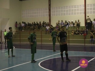 
<a style='margin-left: 5px;' class='btn btn-xs btn-social btn-facebook' href='https://www.facebook.com/sharer/sharer.php?u=https://ko-boladovale.web.getmuller.com.br/imgs/800-800-90/conteudo/fotos/1494/img9099.jpg' rel='popup' data-width='500' data-height='400'><i class='fa fa-facebook'></i>Compartilhar <span class='hidden-xs'>no Facebook</span>
</a> 
<a class='btn btn-default btn-xs' target='_blank' href='imgs/800-800-90/conteudo/fotos/1494/img9099.jpg'>
<span class='glyphicon glyphicon-cloud-download'></span> Salvar
</a> 
<span></span>