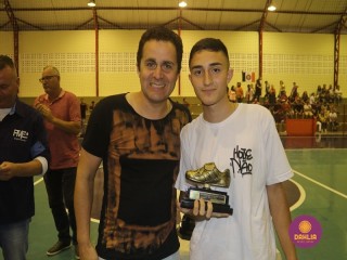 
<a style='margin-left: 5px;' class='btn btn-xs btn-social btn-facebook' href='https://www.facebook.com/sharer/sharer.php?u=https://ko-boladovale.web.getmuller.com.br/imgs/800-800-90/conteudo/fotos/1501/img9908.jpg' rel='popup' data-width='500' data-height='400'><i class='fa fa-facebook'></i>Compartilhar <span class='hidden-xs'>no Facebook</span>
</a> 
<a class='btn btn-default btn-xs' target='_blank' href='imgs/800-800-90/conteudo/fotos/1501/img9908.jpg'>
<span class='glyphicon glyphicon-cloud-download'></span> Salvar
</a> 
<span></span>