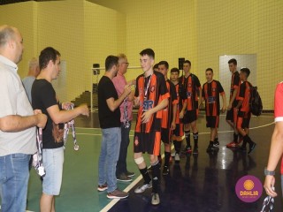 
<a style='margin-left: 5px;' class='btn btn-xs btn-social btn-facebook' href='https://www.facebook.com/sharer/sharer.php?u=https://ko-boladovale.web.getmuller.com.br/imgs/800-800-90/conteudo/fotos/1501/img9910.jpg' rel='popup' data-width='500' data-height='400'><i class='fa fa-facebook'></i>Compartilhar <span class='hidden-xs'>no Facebook</span>
</a> 
<a class='btn btn-default btn-xs' target='_blank' href='imgs/800-800-90/conteudo/fotos/1501/img9910.jpg'>
<span class='glyphicon glyphicon-cloud-download'></span> Salvar
</a> 
<span></span>