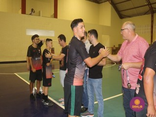 
<a style='margin-left: 5px;' class='btn btn-xs btn-social btn-facebook' href='https://www.facebook.com/sharer/sharer.php?u=https://ko-boladovale.web.getmuller.com.br/imgs/800-800-90/conteudo/fotos/1501/img9955.jpg' rel='popup' data-width='500' data-height='400'><i class='fa fa-facebook'></i>Compartilhar <span class='hidden-xs'>no Facebook</span>
</a> 
<a class='btn btn-default btn-xs' target='_blank' href='imgs/800-800-90/conteudo/fotos/1501/img9955.jpg'>
<span class='glyphicon glyphicon-cloud-download'></span> Salvar
</a> 
<span></span>