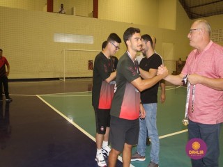 
<a style='margin-left: 5px;' class='btn btn-xs btn-social btn-facebook' href='https://www.facebook.com/sharer/sharer.php?u=https://ko-boladovale.web.getmuller.com.br/imgs/800-800-90/conteudo/fotos/1501/img9959.jpg' rel='popup' data-width='500' data-height='400'><i class='fa fa-facebook'></i>Compartilhar <span class='hidden-xs'>no Facebook</span>
</a> 
<a class='btn btn-default btn-xs' target='_blank' href='imgs/800-800-90/conteudo/fotos/1501/img9959.jpg'>
<span class='glyphicon glyphicon-cloud-download'></span> Salvar
</a> 
<span></span>