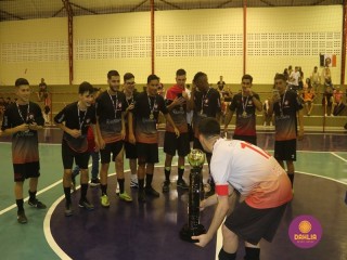 
<a style='margin-left: 5px;' class='btn btn-xs btn-social btn-facebook' href='https://www.facebook.com/sharer/sharer.php?u=https://ko-boladovale.web.getmuller.com.br/imgs/800-800-90/conteudo/fotos/1501/img9962.jpg' rel='popup' data-width='500' data-height='400'><i class='fa fa-facebook'></i>Compartilhar <span class='hidden-xs'>no Facebook</span>
</a> 
<a class='btn btn-default btn-xs' target='_blank' href='imgs/800-800-90/conteudo/fotos/1501/img9962.jpg'>
<span class='glyphicon glyphicon-cloud-download'></span> Salvar
</a> 
<span></span>