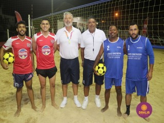 
<a style='margin-left: 5px;' class='btn btn-xs btn-social btn-facebook' href='https://www.facebook.com/sharer/sharer.php?u=https://ko-boladovale.web.getmuller.com.br/imgs/800-800-90/conteudo/fotos/1509/img1812.jpg' rel='popup' data-width='500' data-height='400'><i class='fa fa-facebook'></i>Compartilhar <span class='hidden-xs'>no Facebook</span>
</a> 
<a class='btn btn-default btn-xs' target='_blank' href='imgs/800-800-90/conteudo/fotos/1509/img1812.jpg'>
<span class='glyphicon glyphicon-cloud-download'></span> Salvar
</a> 
<span></span>