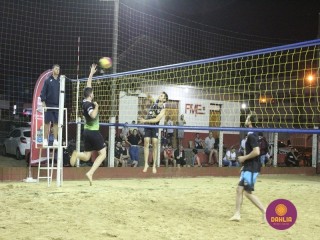 
<a style='margin-left: 5px;' class='btn btn-xs btn-social btn-facebook' href='https://www.facebook.com/sharer/sharer.php?u=https://ko-boladovale.web.getmuller.com.br/imgs/800-800-90/conteudo/fotos/1513/img8585.jpg' rel='popup' data-width='500' data-height='400'><i class='fa fa-facebook'></i>Compartilhar <span class='hidden-xs'>no Facebook</span>
</a> 
<a class='btn btn-default btn-xs' target='_blank' href='imgs/800-800-90/conteudo/fotos/1513/img8585.jpg'>
<span class='glyphicon glyphicon-cloud-download'></span> Salvar
</a> 
<span></span>