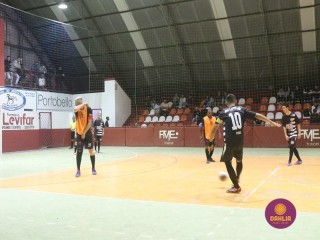 
<a style='margin-left: 5px;' class='btn btn-xs btn-social btn-facebook' href='https://www.facebook.com/sharer/sharer.php?u=https://ko-boladovale.web.getmuller.com.br/imgs/800-800-90/conteudo/fotos/1693/img0630.jpg' rel='popup' data-width='500' data-height='400'><i class='fa fa-facebook'></i>Compartilhar <span class='hidden-xs'>no Facebook</span>
</a> 
<a class='btn btn-default btn-xs' target='_blank' href='imgs/800-800-90/conteudo/fotos/1693/img0630.jpg'>
<span class='glyphicon glyphicon-cloud-download'></span> Salvar
</a> 
<span></span>