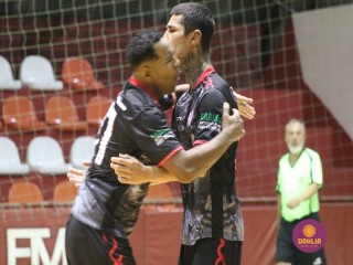 
<a style='margin-left: 5px;' class='btn btn-xs btn-social btn-facebook' href='https://www.facebook.com/sharer/sharer.php?u=https://ko-boladovale.web.getmuller.com.br/imgs/800-800-90/conteudo/fotos/1711/img2424.jpg' rel='popup' data-width='500' data-height='400'><i class='fa fa-facebook'></i>Compartilhar <span class='hidden-xs'>no Facebook</span>
</a> 
<a class='btn btn-default btn-xs' target='_blank' href='imgs/800-800-90/conteudo/fotos/1711/img2424.jpg'>
<span class='glyphicon glyphicon-cloud-download'></span> Salvar
</a> 
<span></span>