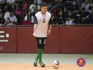 
<a style='margin-left: 5px;' class='btn btn-xs btn-social btn-facebook' href='https://www.facebook.com/sharer/sharer.php?u=https://ko-boladovale.web.getmuller.com.br/imgs/800-800-90/conteudo/fotos/1716/img2850.jpg' rel='popup' data-width='500' data-height='400'><i class='fa fa-facebook'></i>Compartilhar <span class='hidden-xs'>no Facebook</span>
</a> 
<a class='btn btn-default btn-xs' target='_blank' href='imgs/800-800-90/conteudo/fotos/1716/img2850.jpg'>
<span class='glyphicon glyphicon-cloud-download'></span> Salvar
</a> 
<span></span>